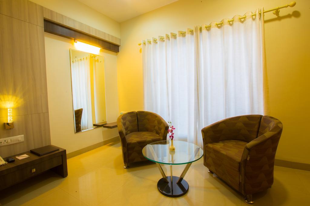 Hotel Waterlily Indore