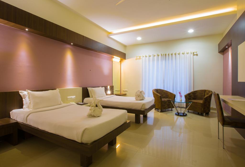 Hotel Waterlily Indore