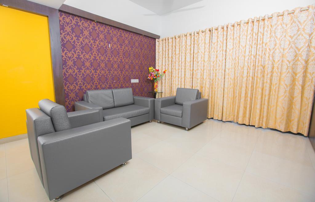 Hotel Waterlily Indore