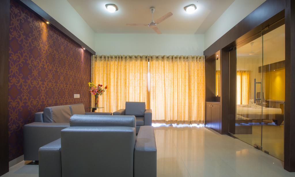 Hotel Waterlily Indore