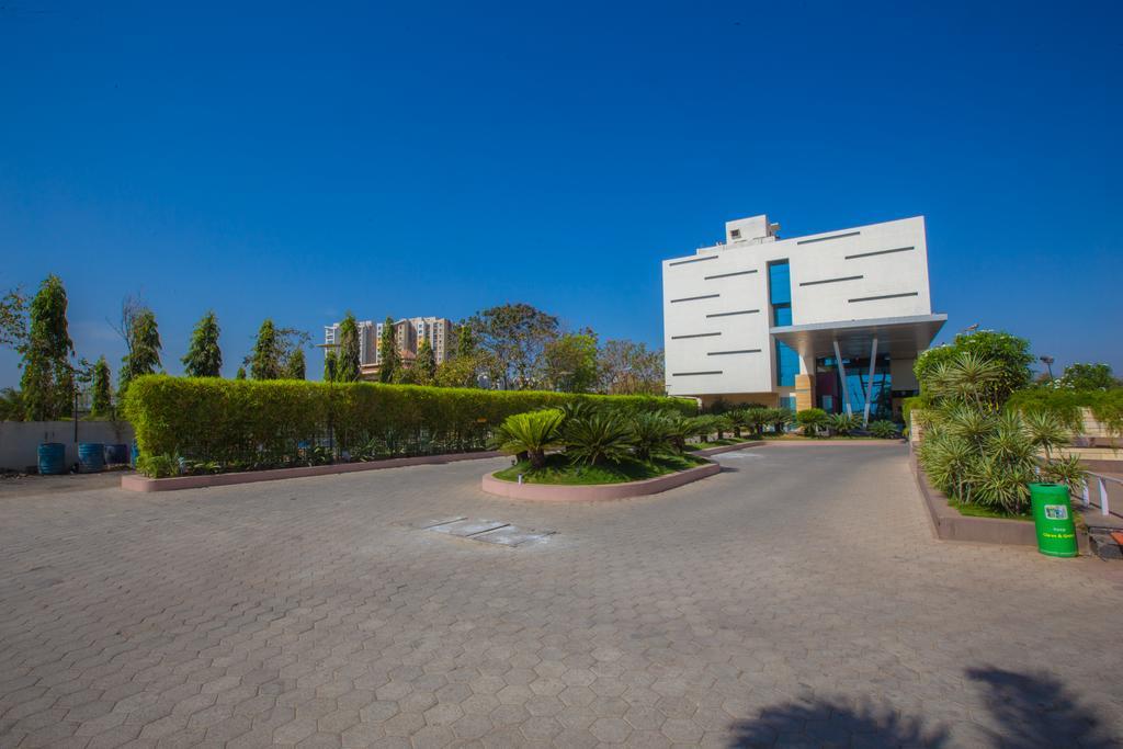 Hotel Waterlily Indore