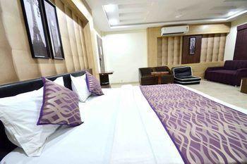 Hotel Oyo Navlakha Bus Stand Indore