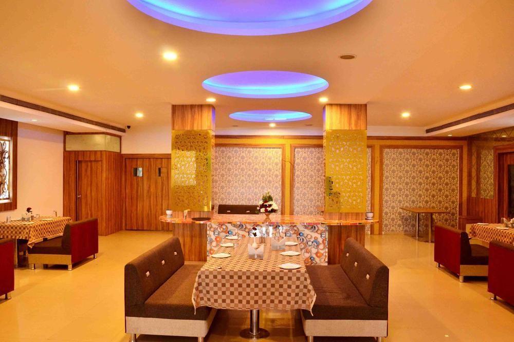 Hotel Oyo Meghdoot Garden Indore