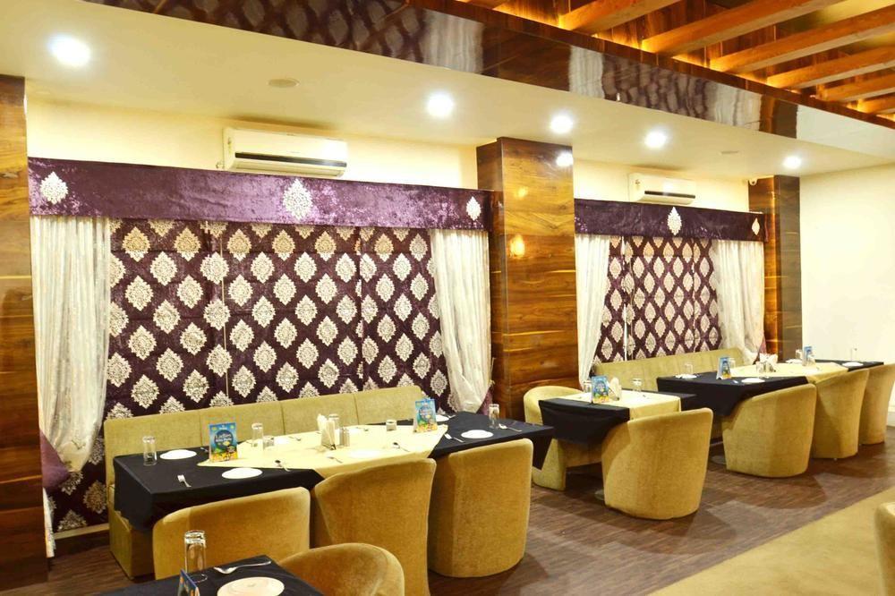 Hotel Capital O 1546 The Sensation Indore