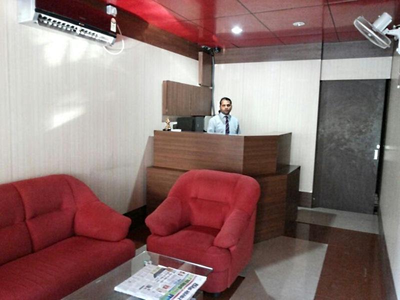 Oyo 11945 Glory Palace Hotel
