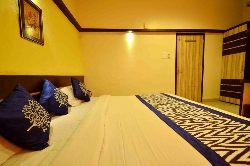 Oyo Bhawarkuan Square 3* Indore