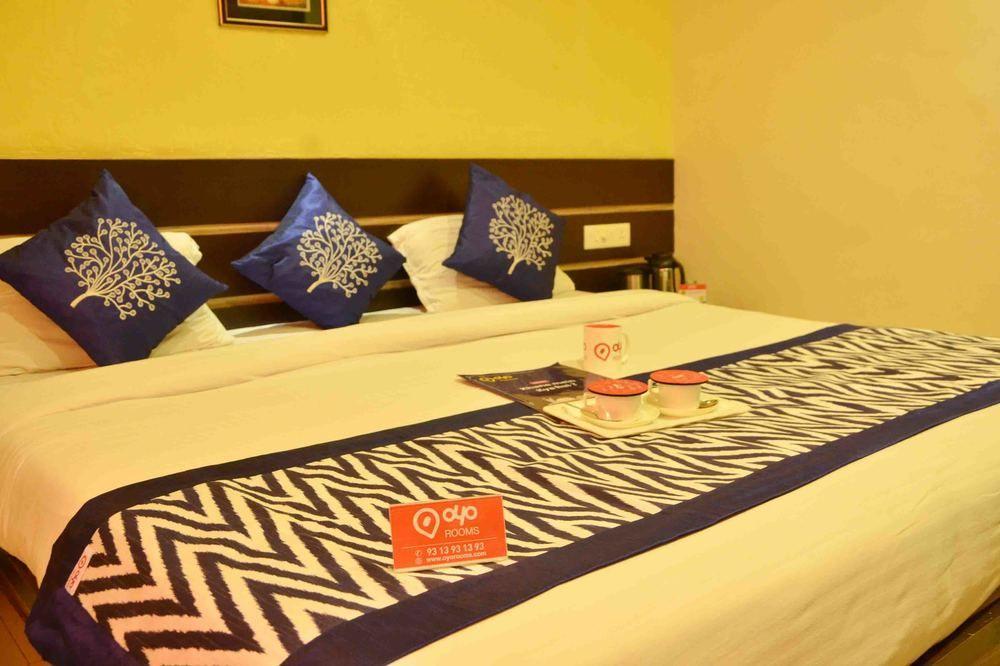 Oyo Bhawarkuan Square 3*