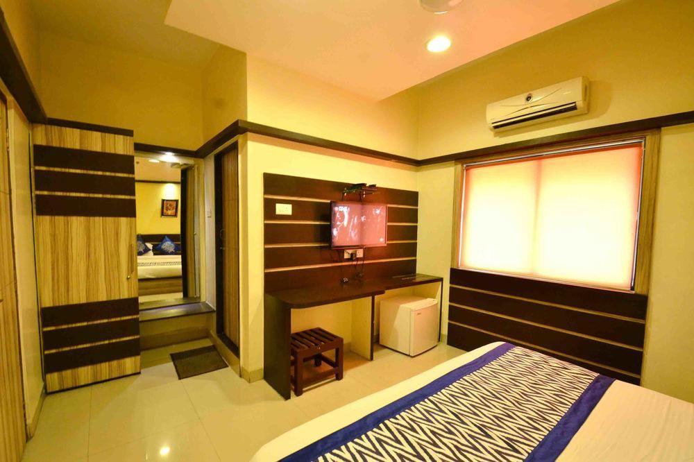 Oyo Bhawarkuan Square Hotel Indore
