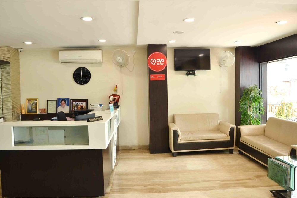 Oyo Bhawarkuan Square 3*