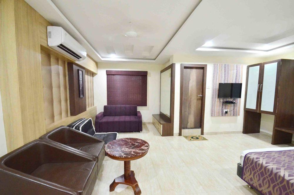 Oyo Navlakha Bus Stand 3* Indore