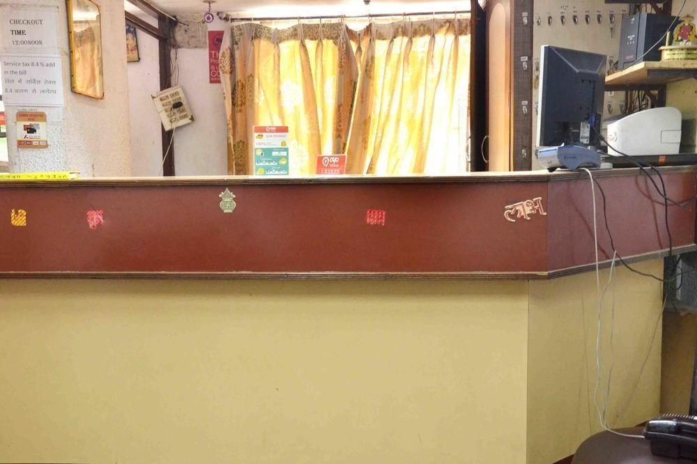 Oyo Navlakha Bus Stand Hotel 3*
