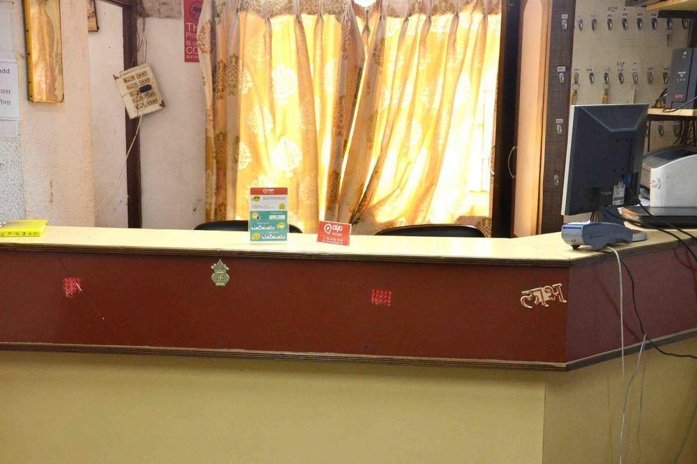 Oyo Navlakha Bus Stand Hotel