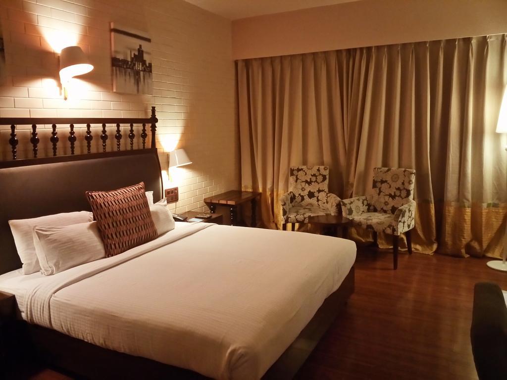 Western O2 Hotel 4*
