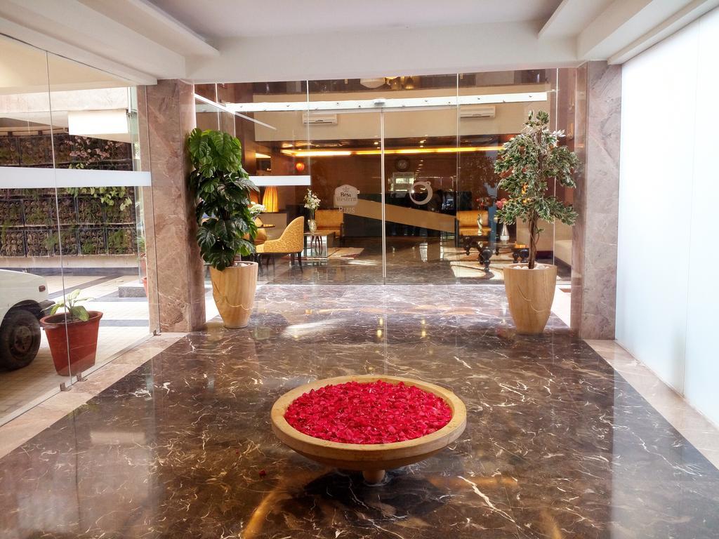 Western O2 Hotel