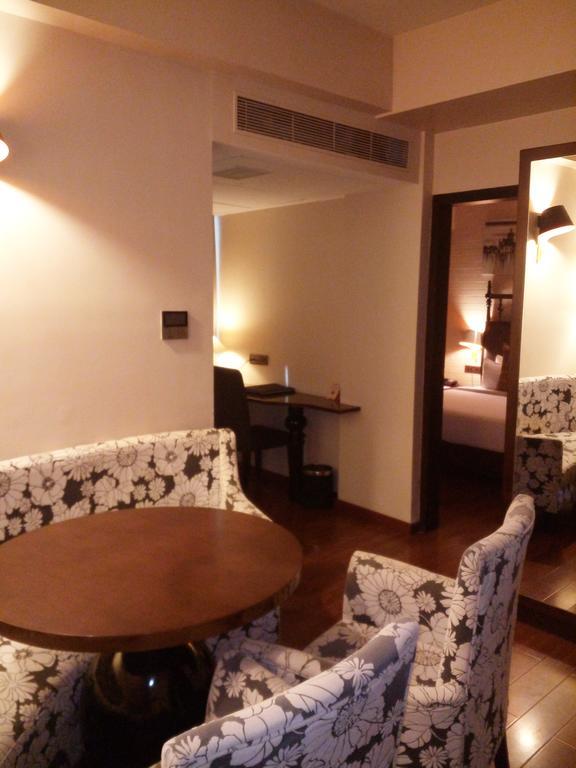 Western O2 Hotel