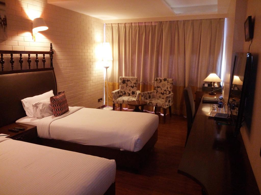 Western O2 Hotel 4*