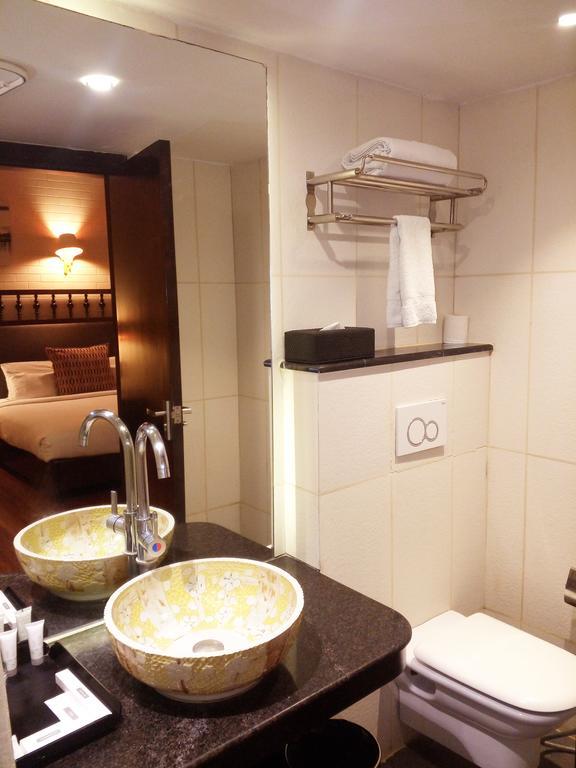 Western O2 Hotel