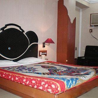 Treebo Omni Palace Hotel 3*