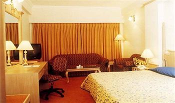 Hotel Crown Palace 3*