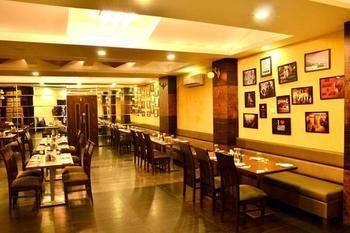 Oyo Rasoma Circle Hotel 3*