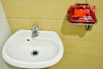 Hotel Oyo Rasoma Circle Indore