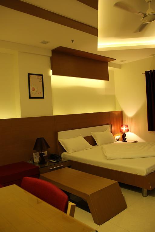 Somdeep Palace Hotel