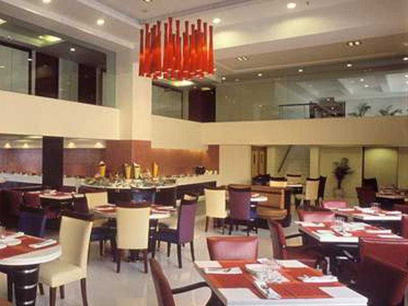 Sarovar Portico Hotel 4*