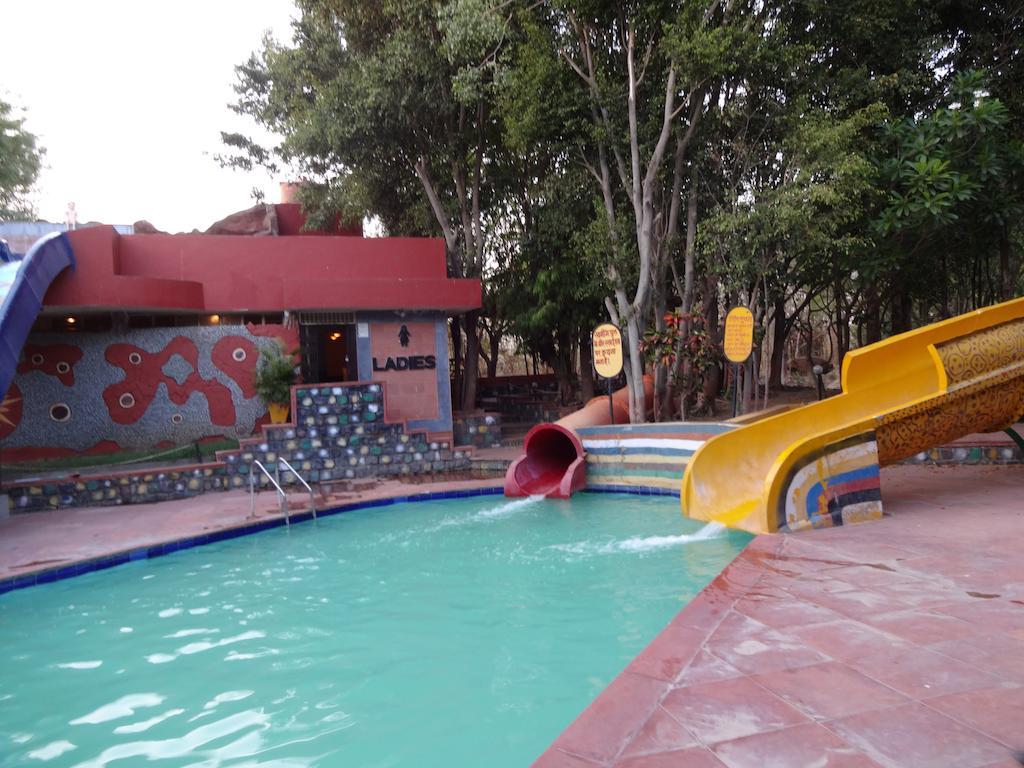 Holiday park Chokhi Dhani 3*
