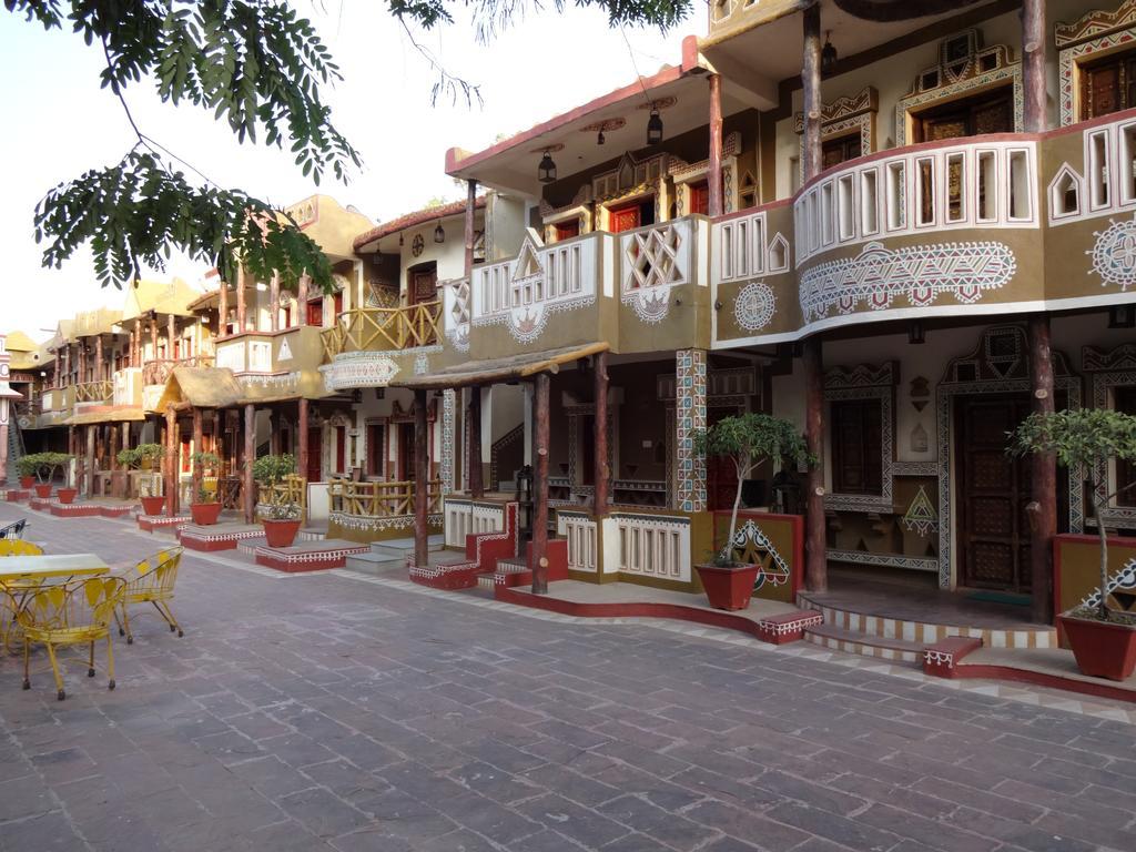 Chokhi Dhani 3*