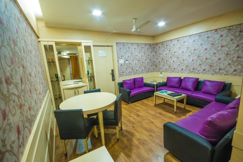 Infiniti And Hotel Indore