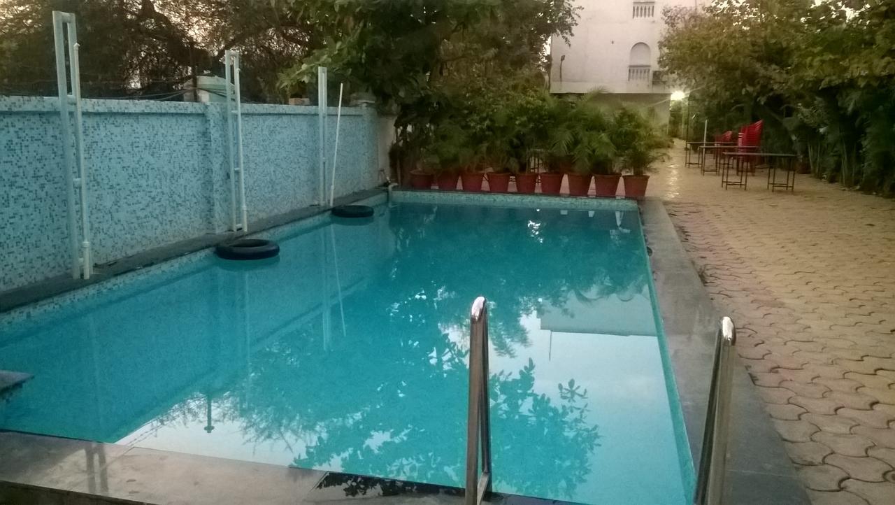 Oyo 14856 Resort Raghav Palace