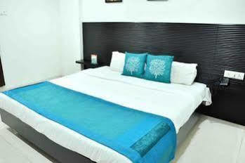 Hotel Oyo Rasoma Circle Indore