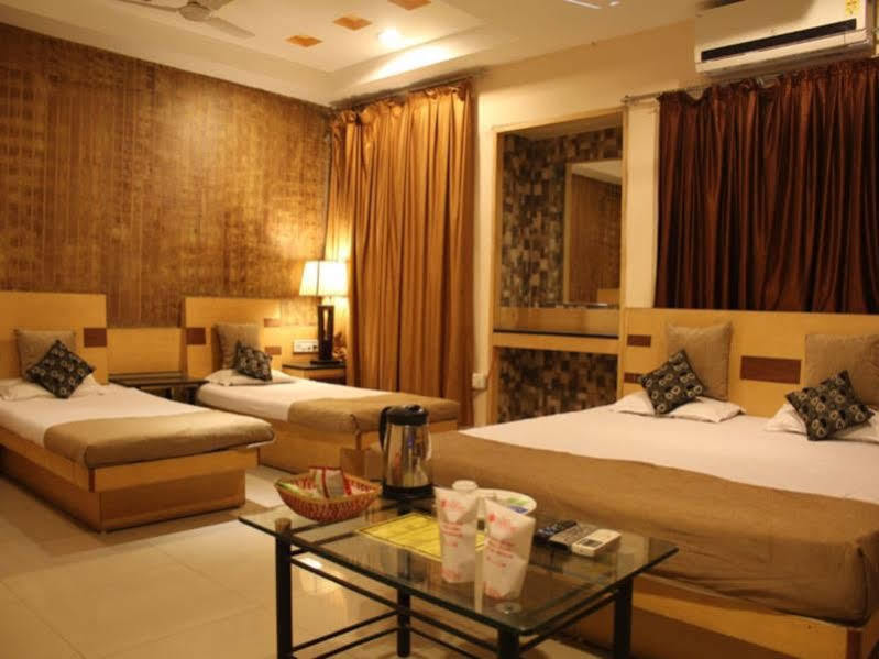 Paradise 3* Indore