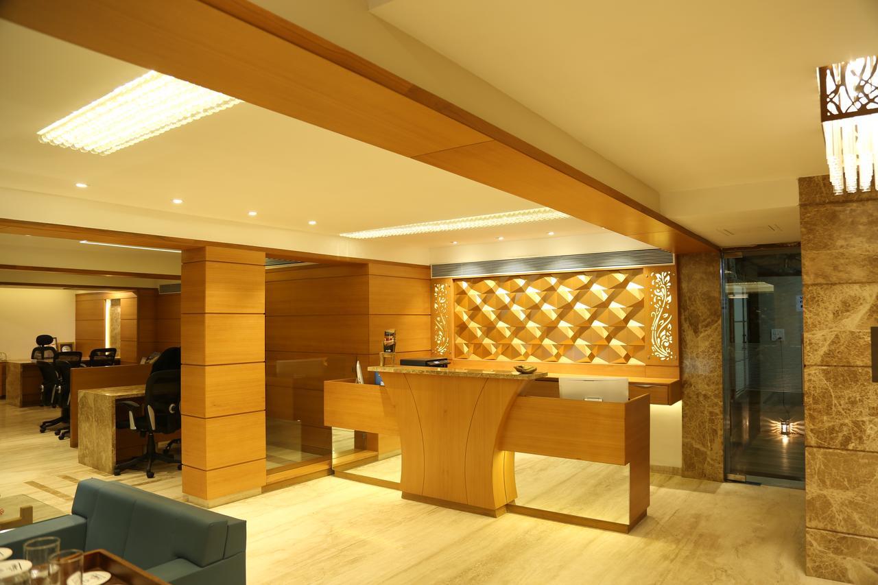 Hotel Surya 3*