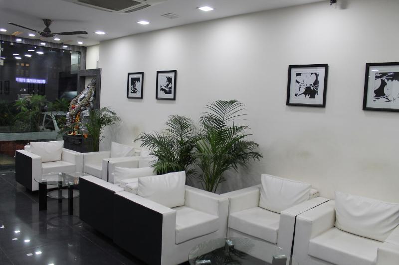 Treebo Omni Palace 3* Indore