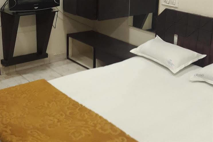 Hotel Fabhotel Galaxy Bhanwar Kuan 3*