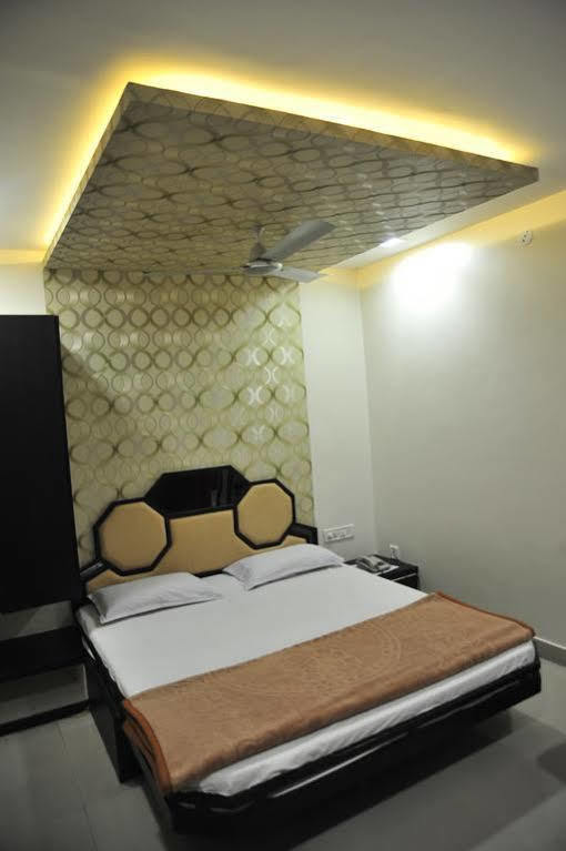 Hotel Fabhotel Galaxy Bhanwar Kuan 3*