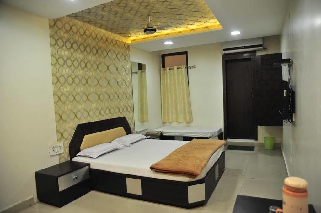 Hotel Fabhotel Galaxy Bhanwar Kuan 3*