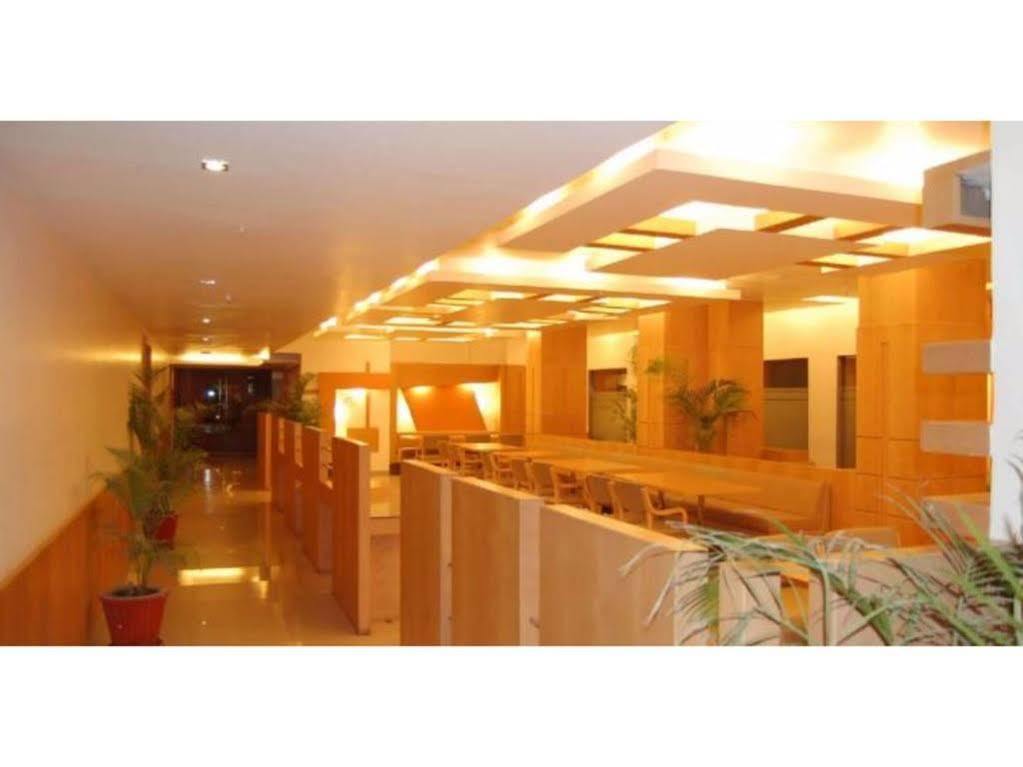 Hotel Apna Palace 3*