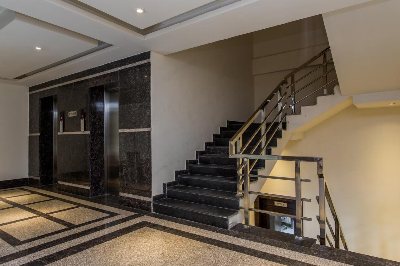 Capital O 13104 25 Hotel Indore