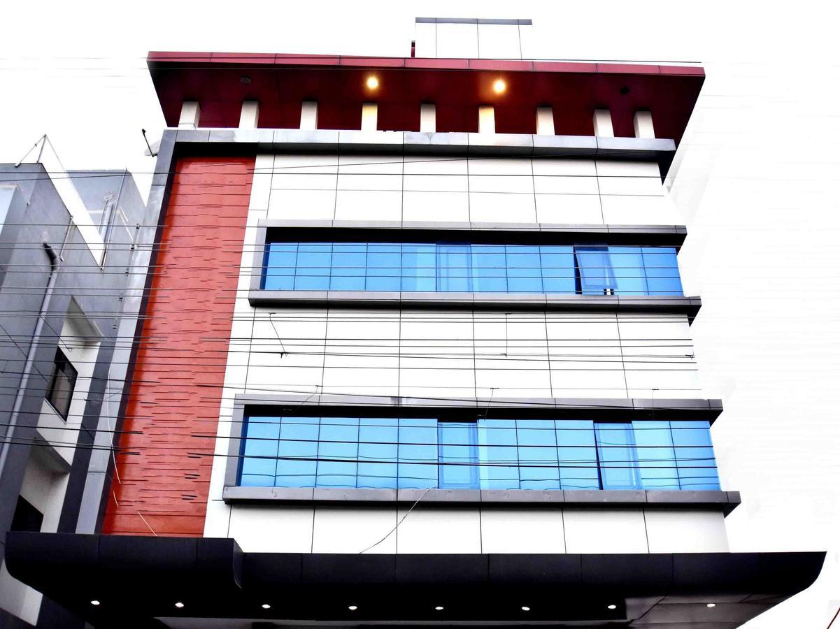 Hotel Oyo 3036 Lords Regency Indore