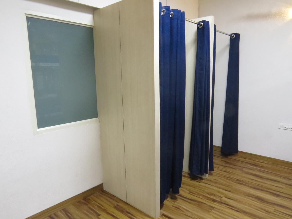 Jainam Capsule hotel 2*