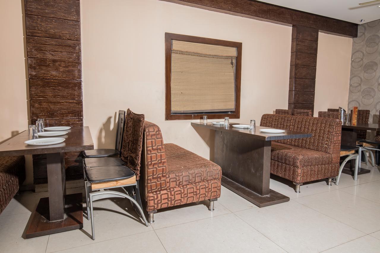 Hotel Oyo 3036 Lords Regency