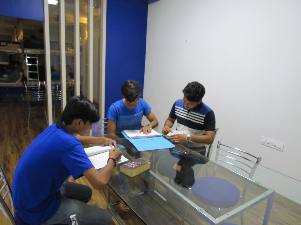 Jainam Capsule hotel 2*