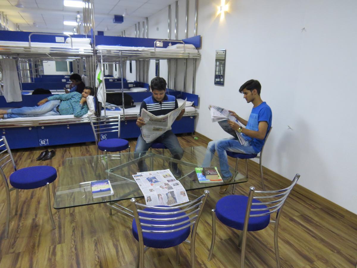 Jainam Capsule hotel 2*