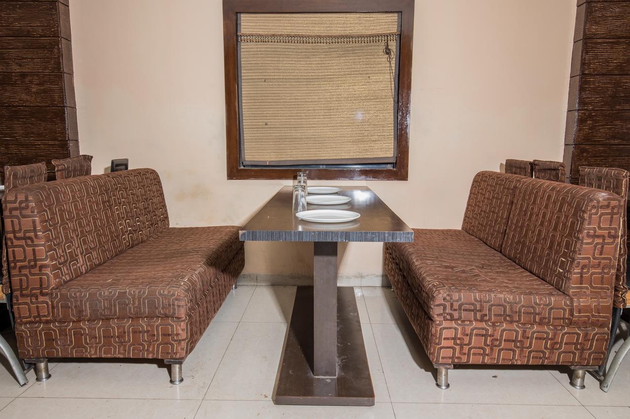 Hotel Oyo 3036 Lords Regency