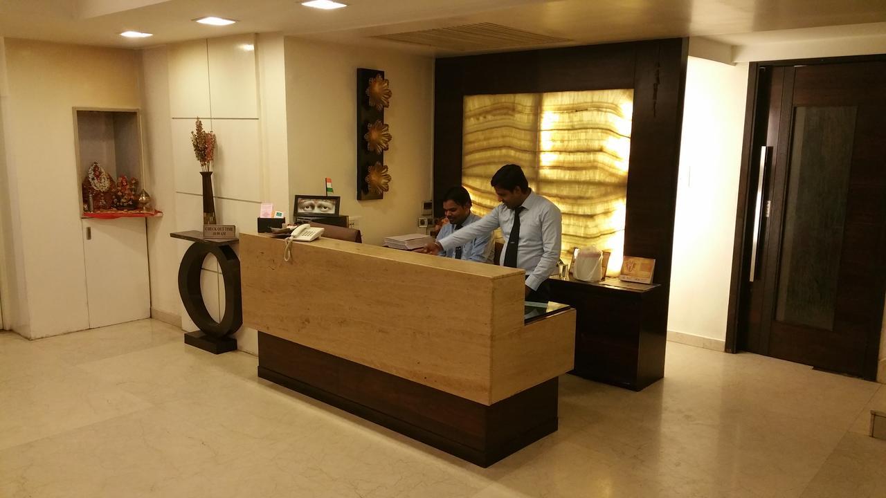 Apna Avenue Hotel