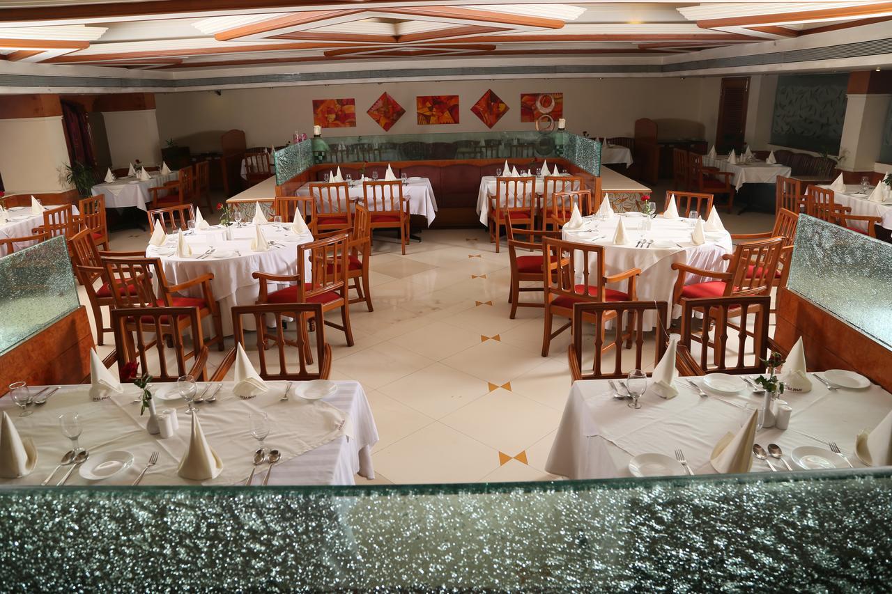 Amarvilas Hotel