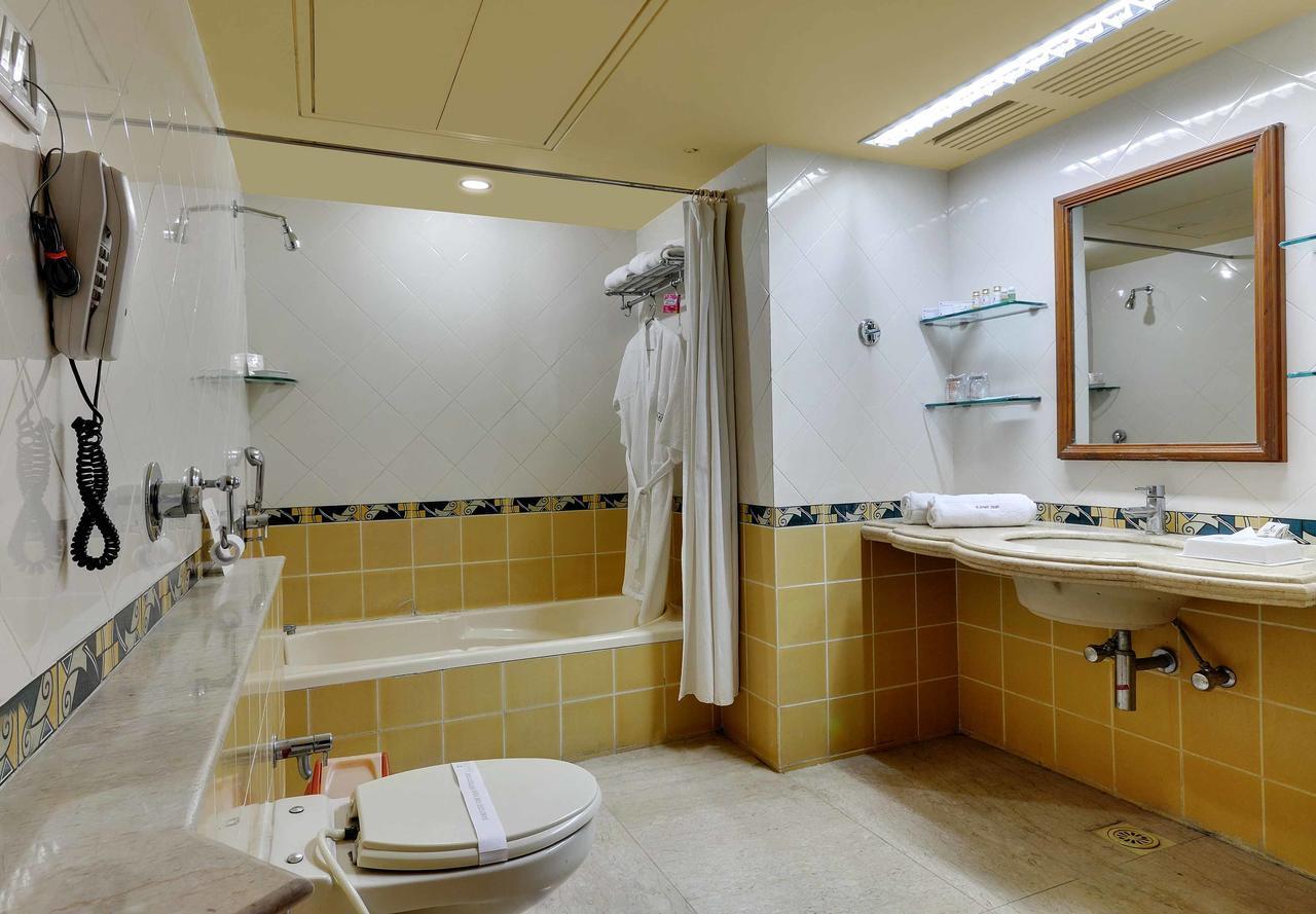 Amarvilas Hotel 3*