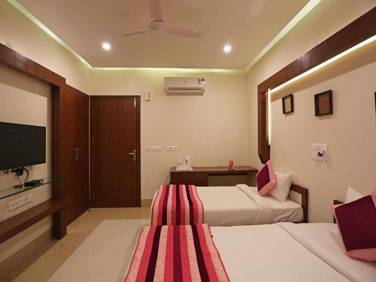 Oyo 2760 Chanakya Hotel 3*